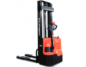 Xe nâng Stacker